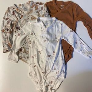 CARTER’S 3-pack 18month onesies